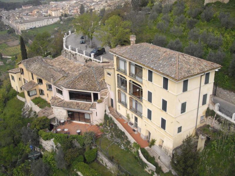 Hotel Gattapone Spoleto Bagian luar foto