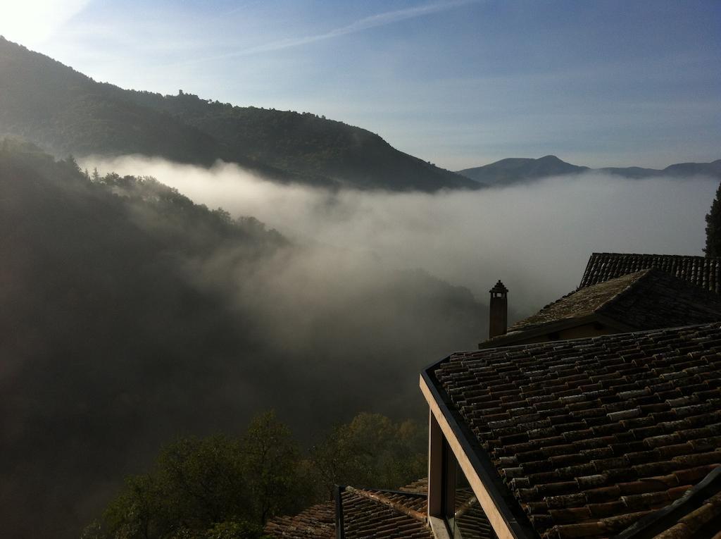 Hotel Gattapone Spoleto Bagian luar foto
